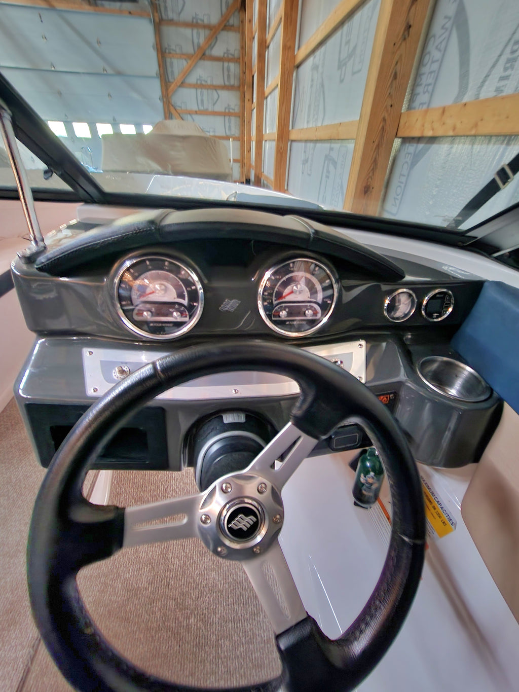 2013 Four Winns H200