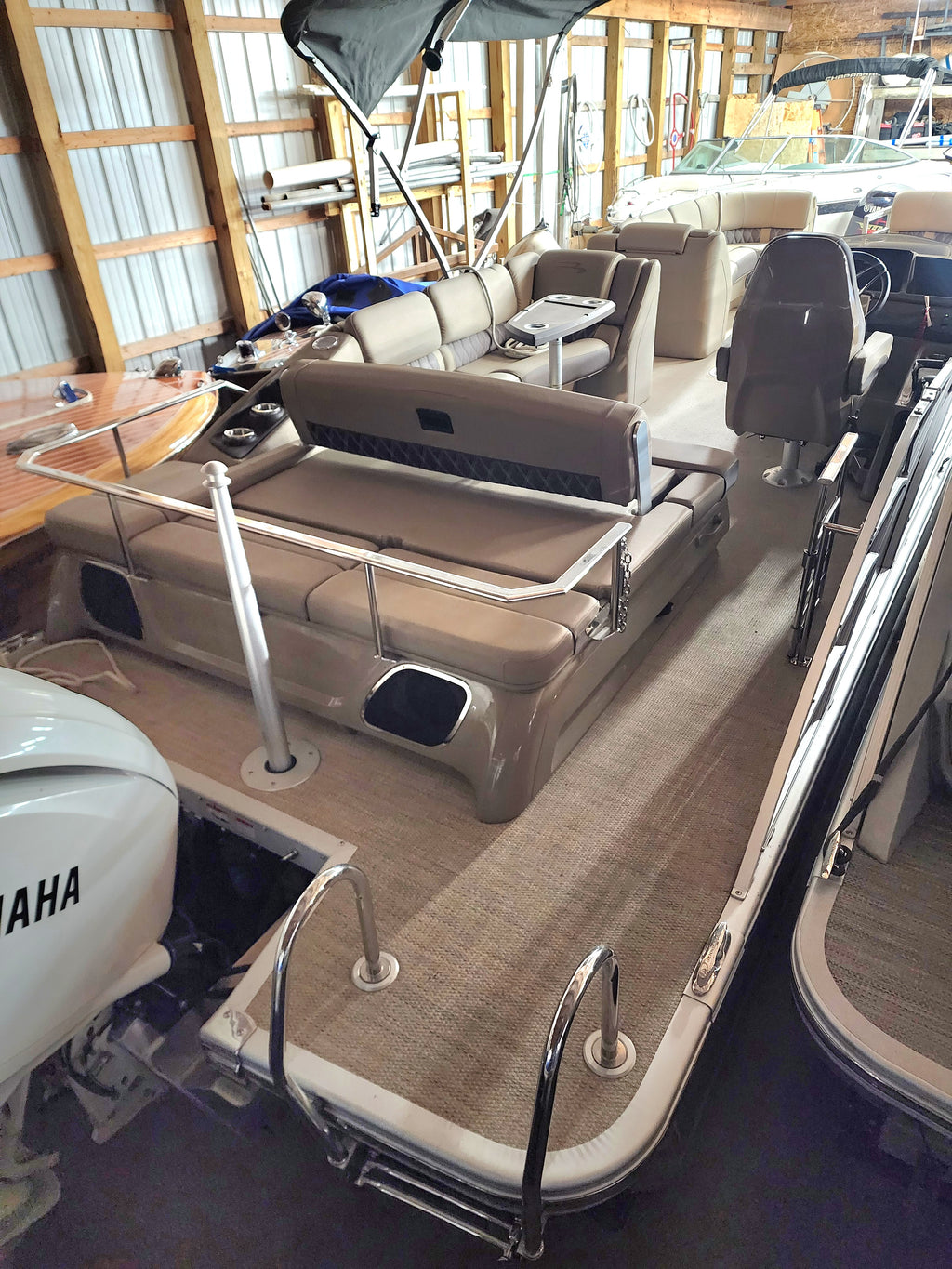 2022 Bennington 25RSB Tritoon w/300hp