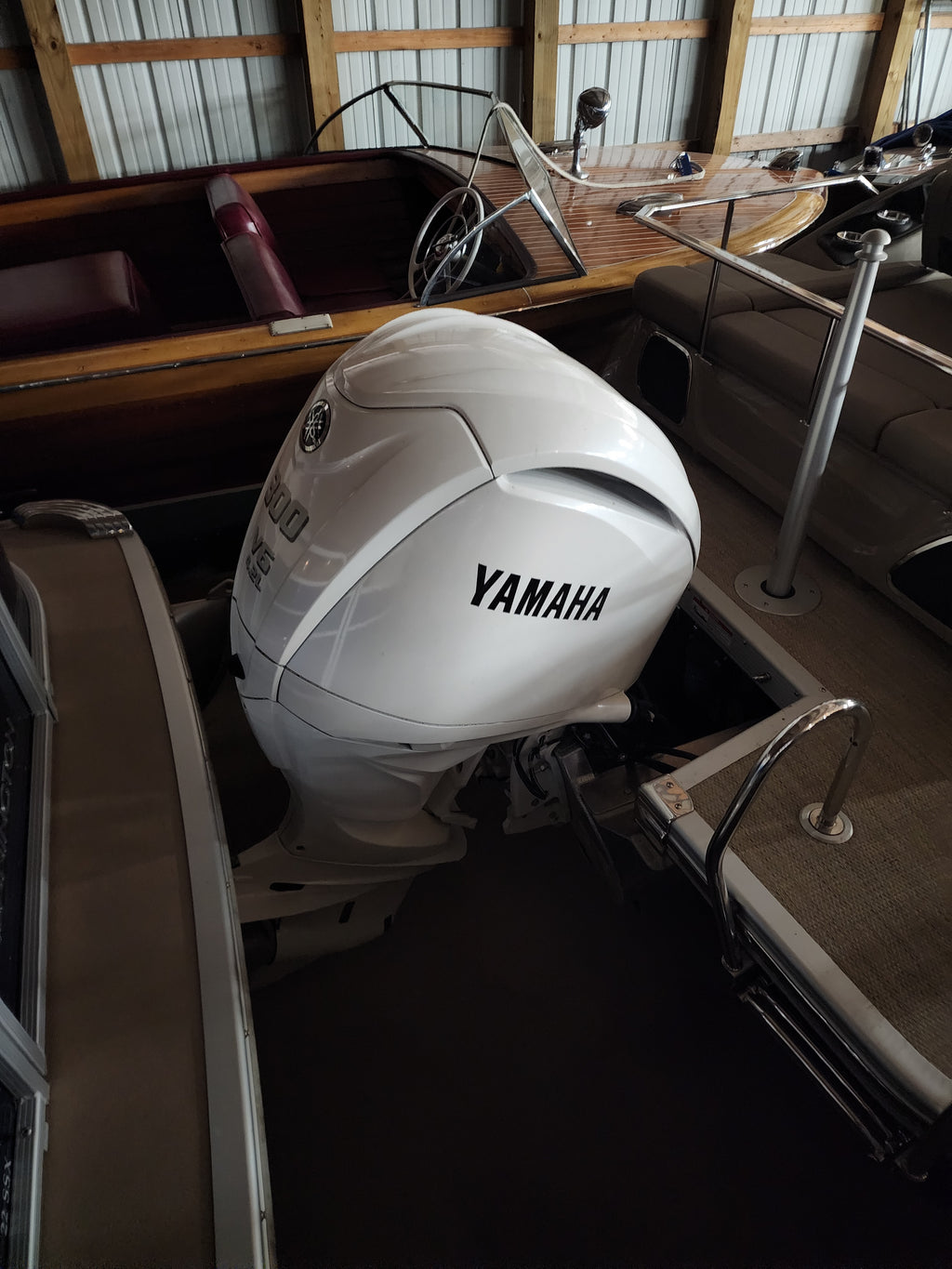 2022 Bennington 25RSB Tritoon w/300hp