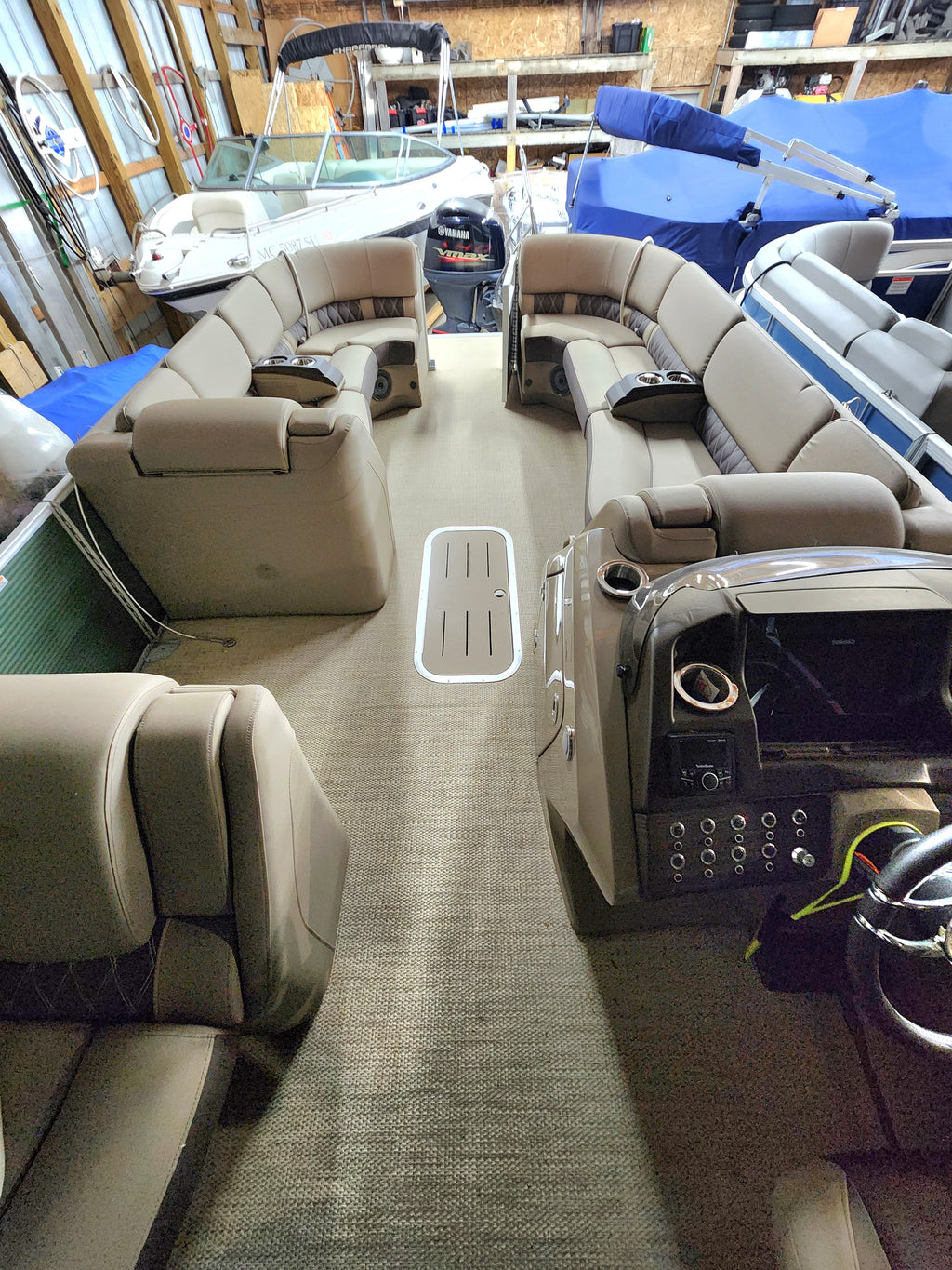 2022 Bennington 25RSB Tritoon w/300hp