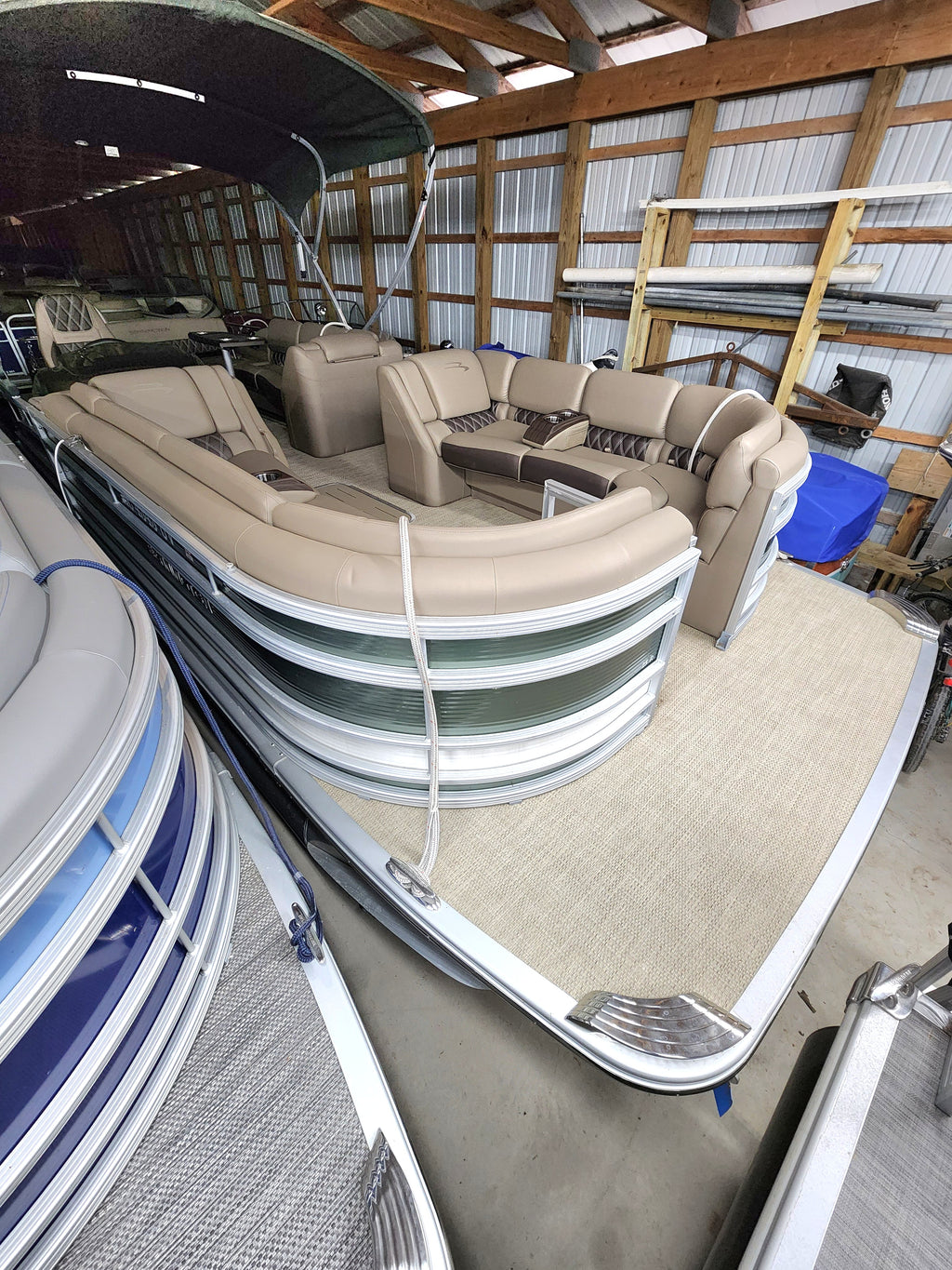 2022 Bennington 25RSB Tritoon w/300hp