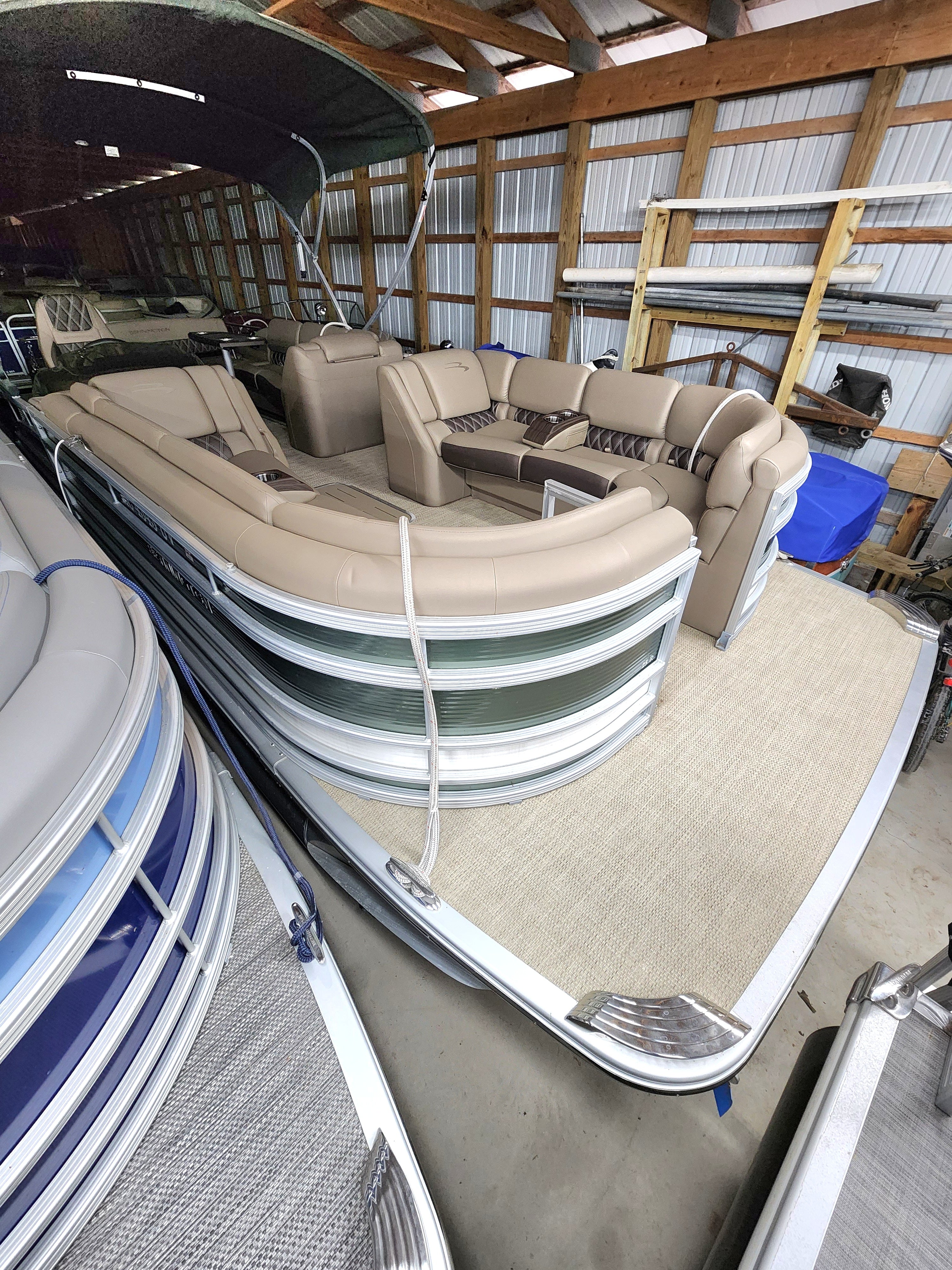 2022 Bennington 25RSB Tritoon w/300hp