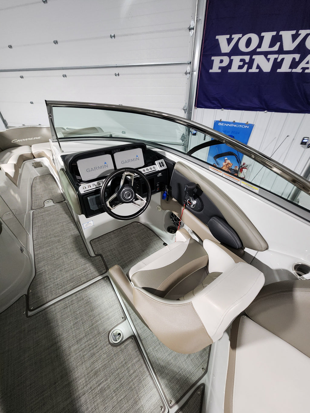 2022 Crownline 280ss