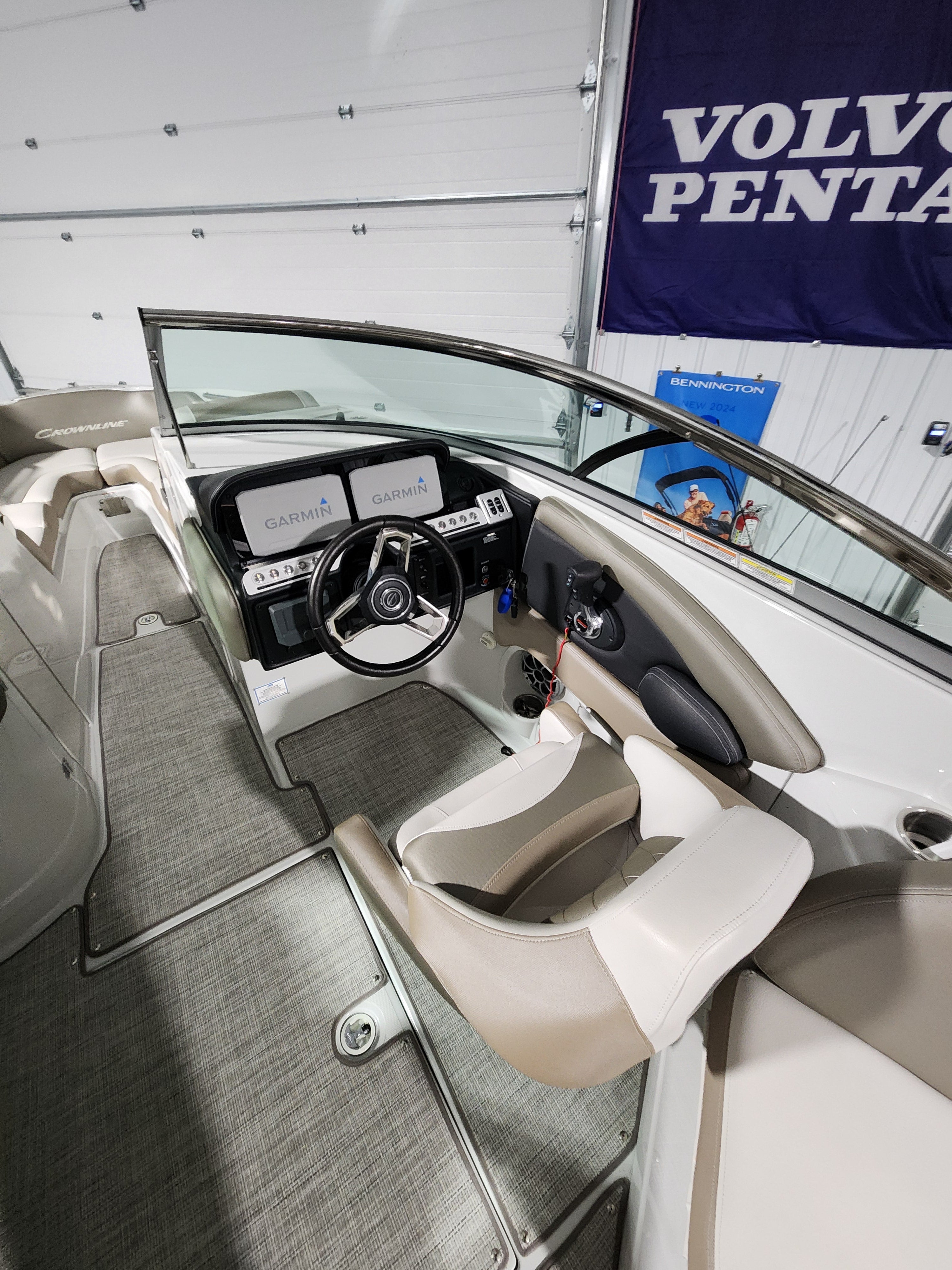 2022 Crownline 280ss