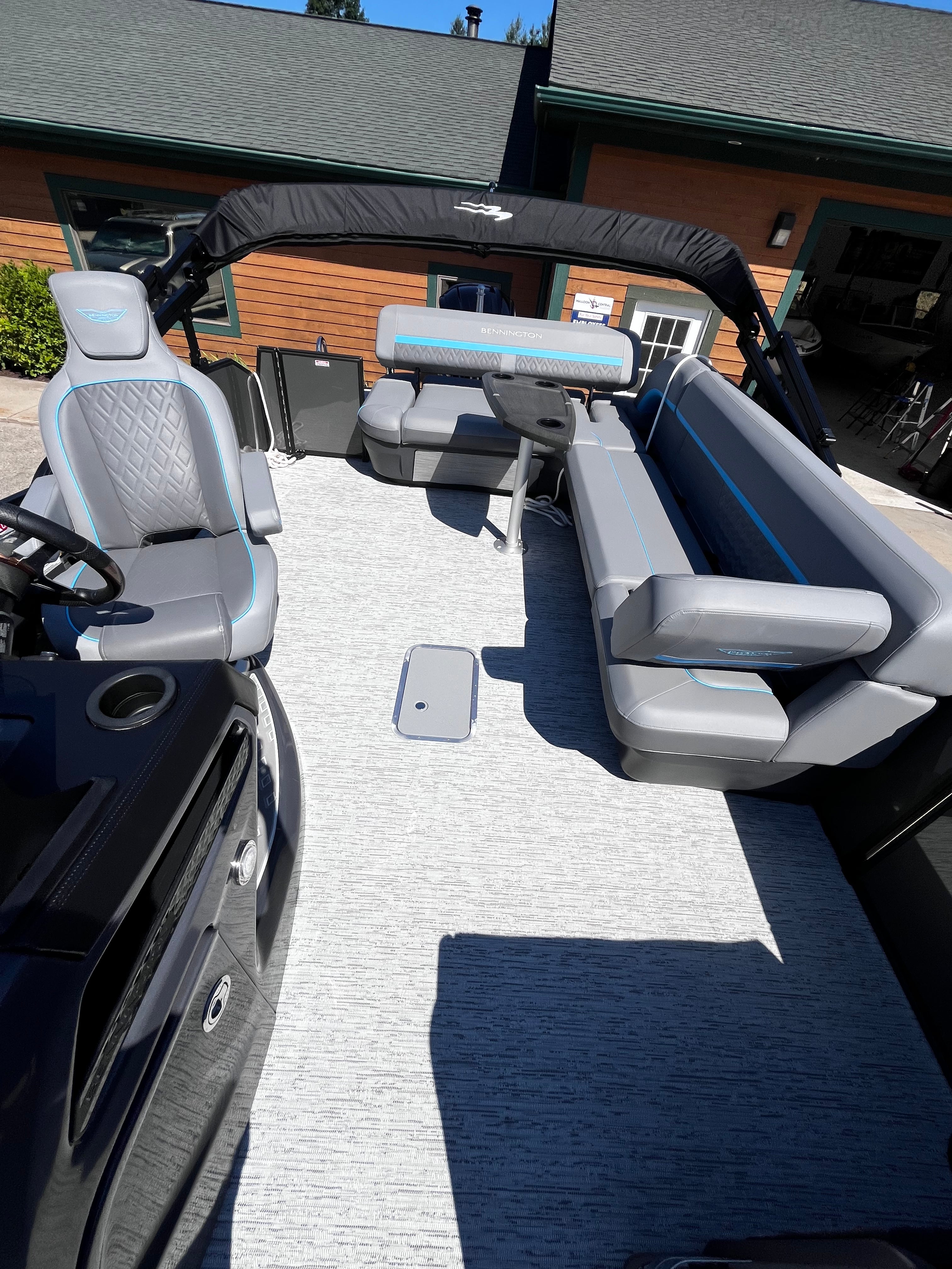 2025 Bennington M Series tritoon pontoon used for sale brutus, mi