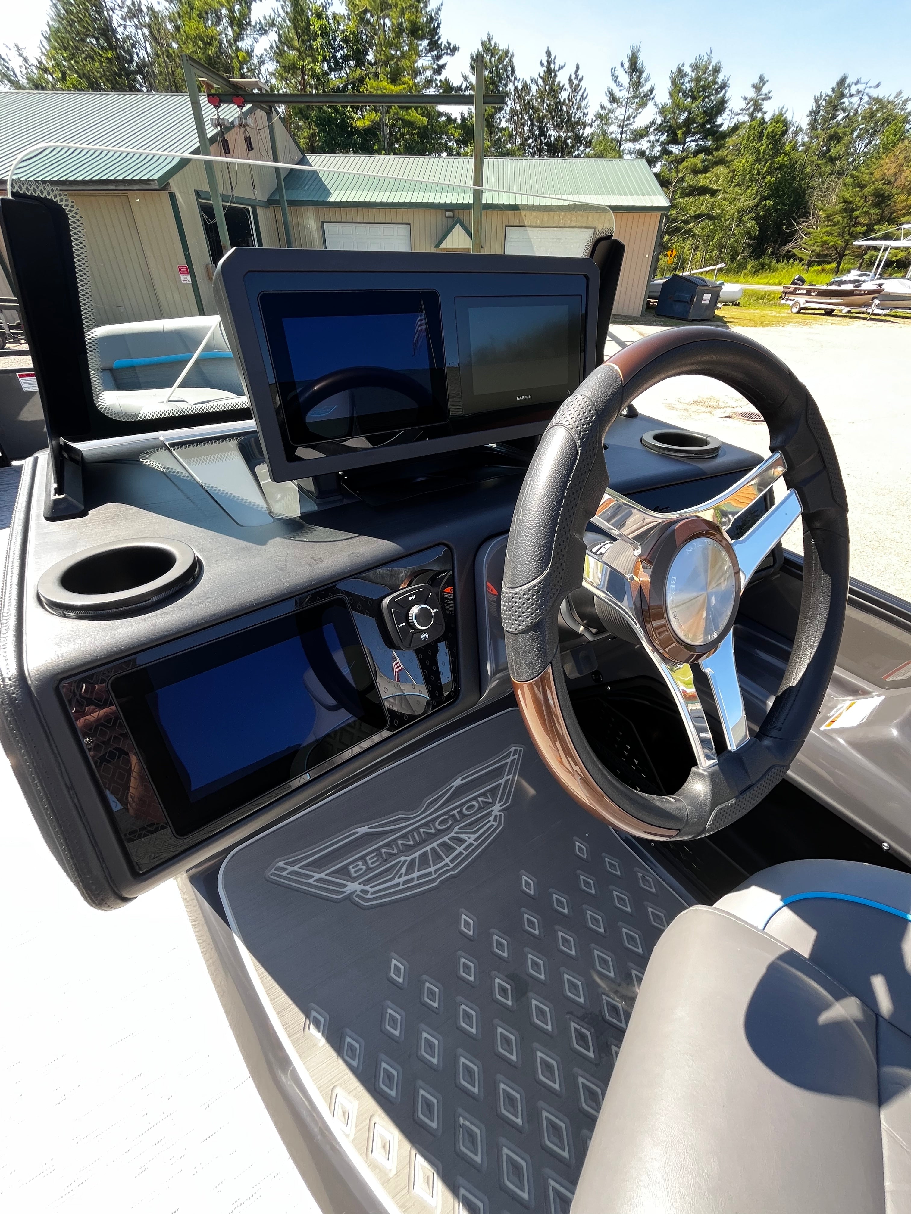 2025 Bennington M Series tritoon pontoon used for sale brutus, mi