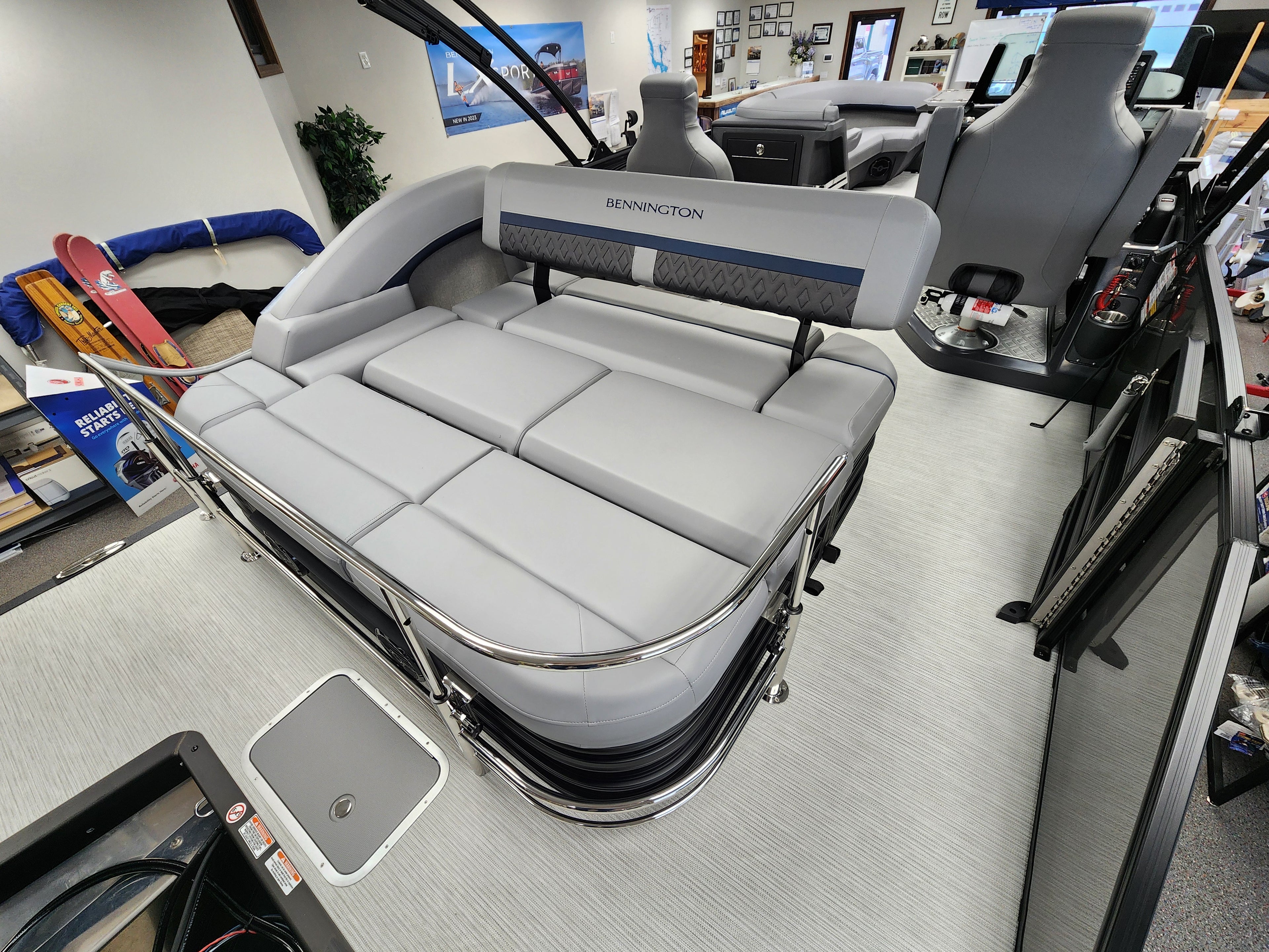 2026 Bennington M24 Tritoon Walloon Charlevoix Petoskey new pontoon for sale tritoon