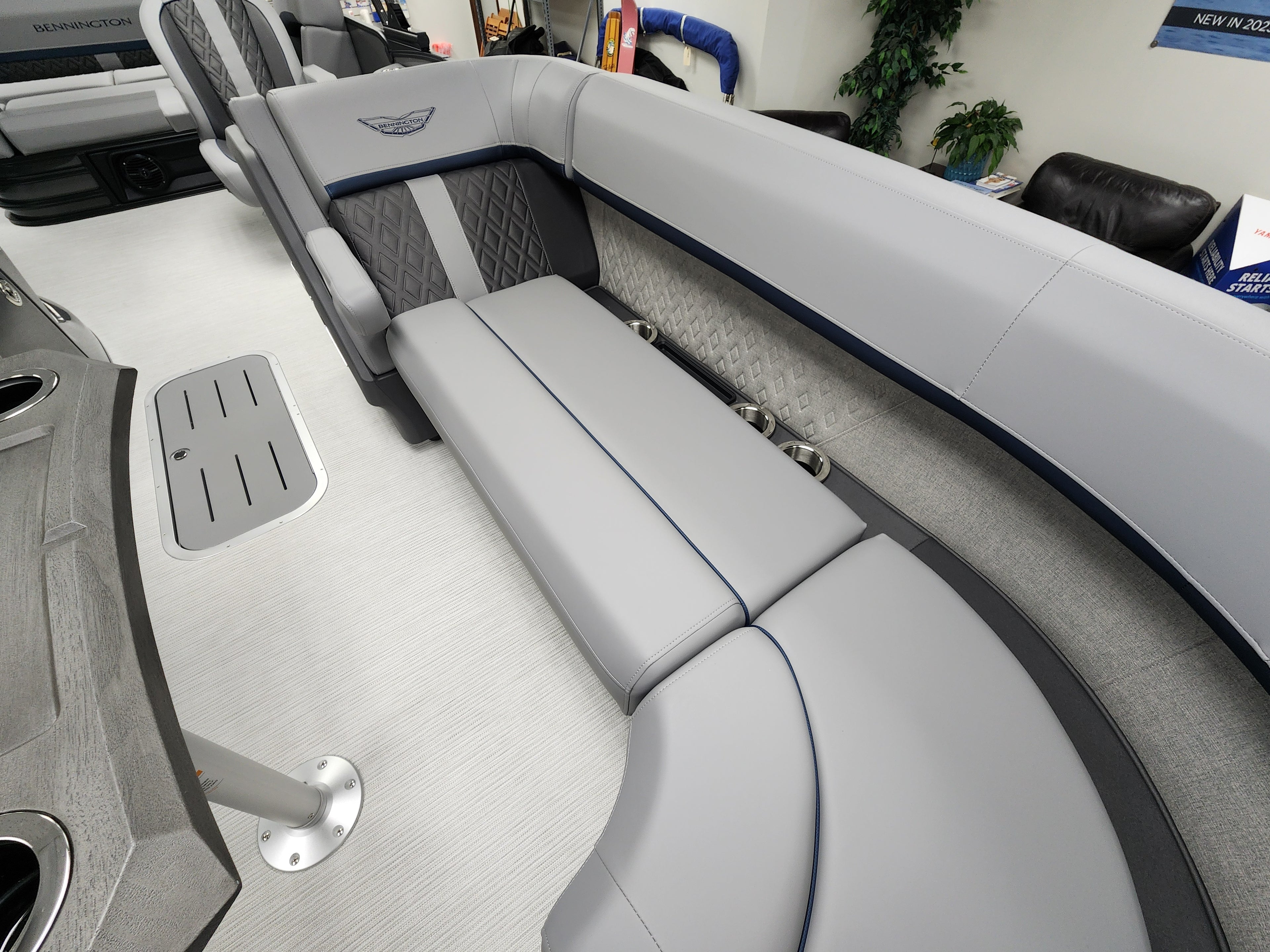 2026 Bennington M24 Tritoon Walloon Charlevoix Petoskey new pontoon for sale tritoon