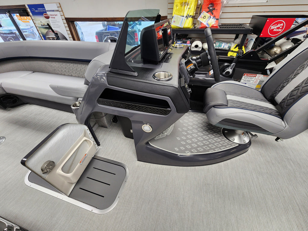 2026 Bennington M24 Tritoon Walloon Charlevoix Petoskey new pontoon for sale tritoon