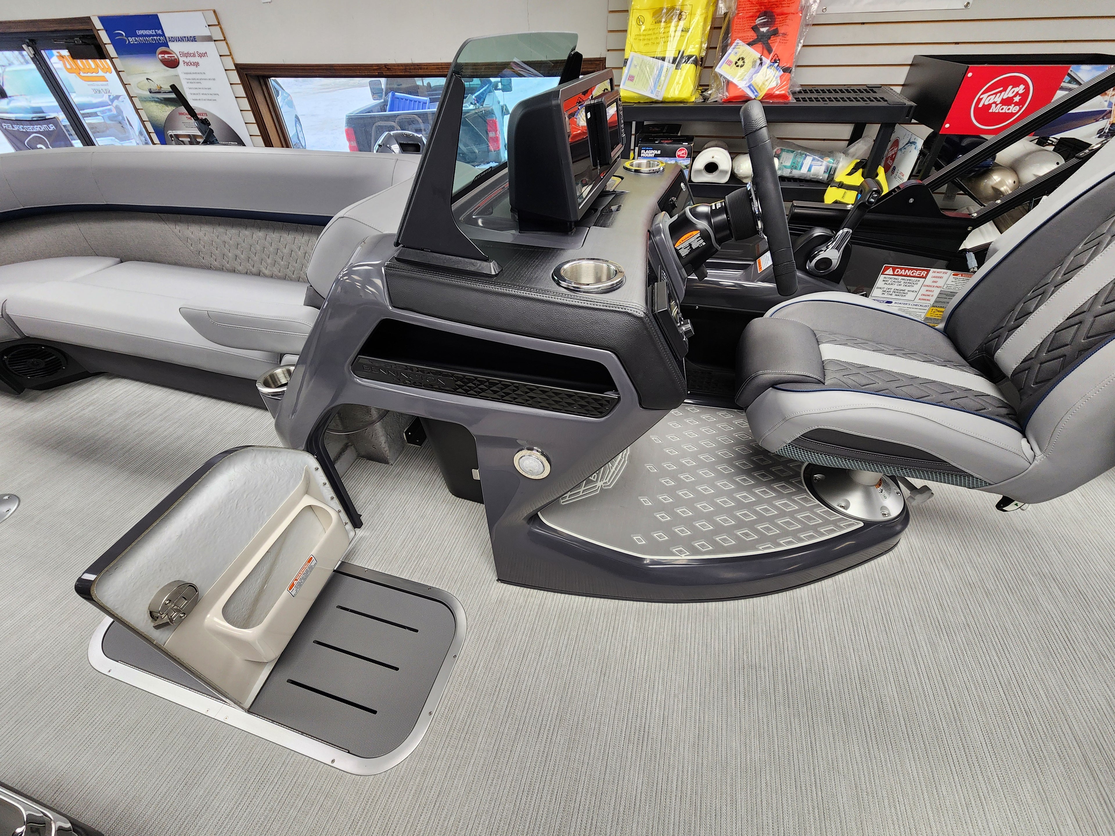 2026 Bennington M24 Tritoon Walloon Charlevoix Petoskey new pontoon for sale tritoon